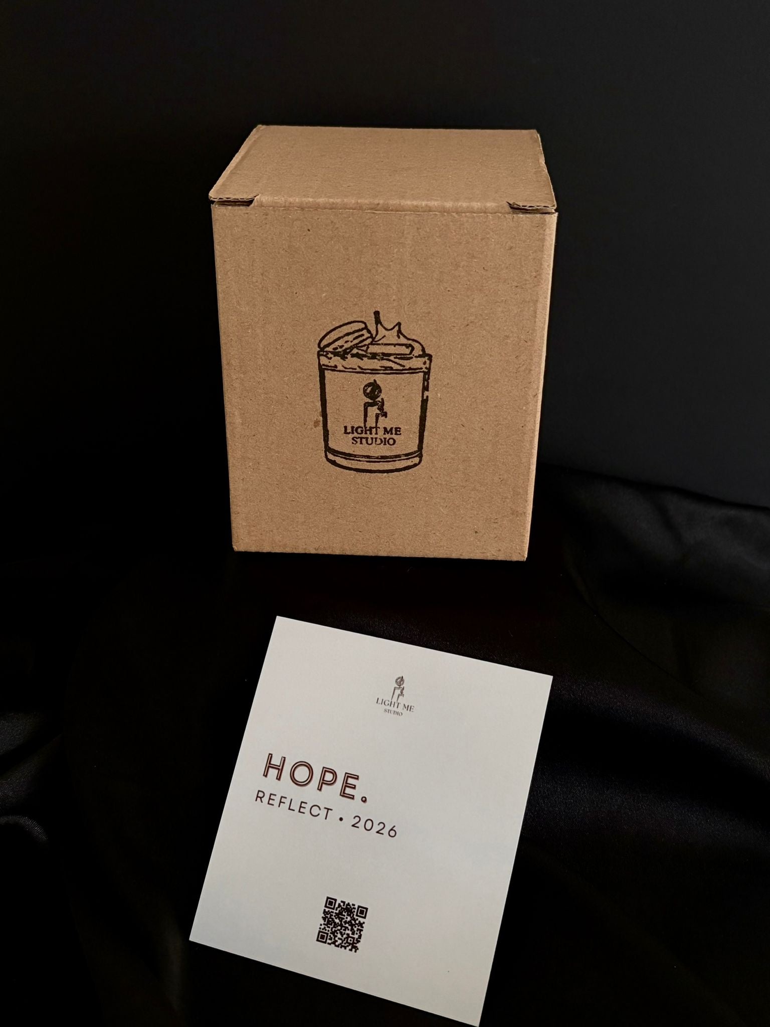 Lumânare parfumată HOPE din ceară de soia – aprinde liniștea și speranța